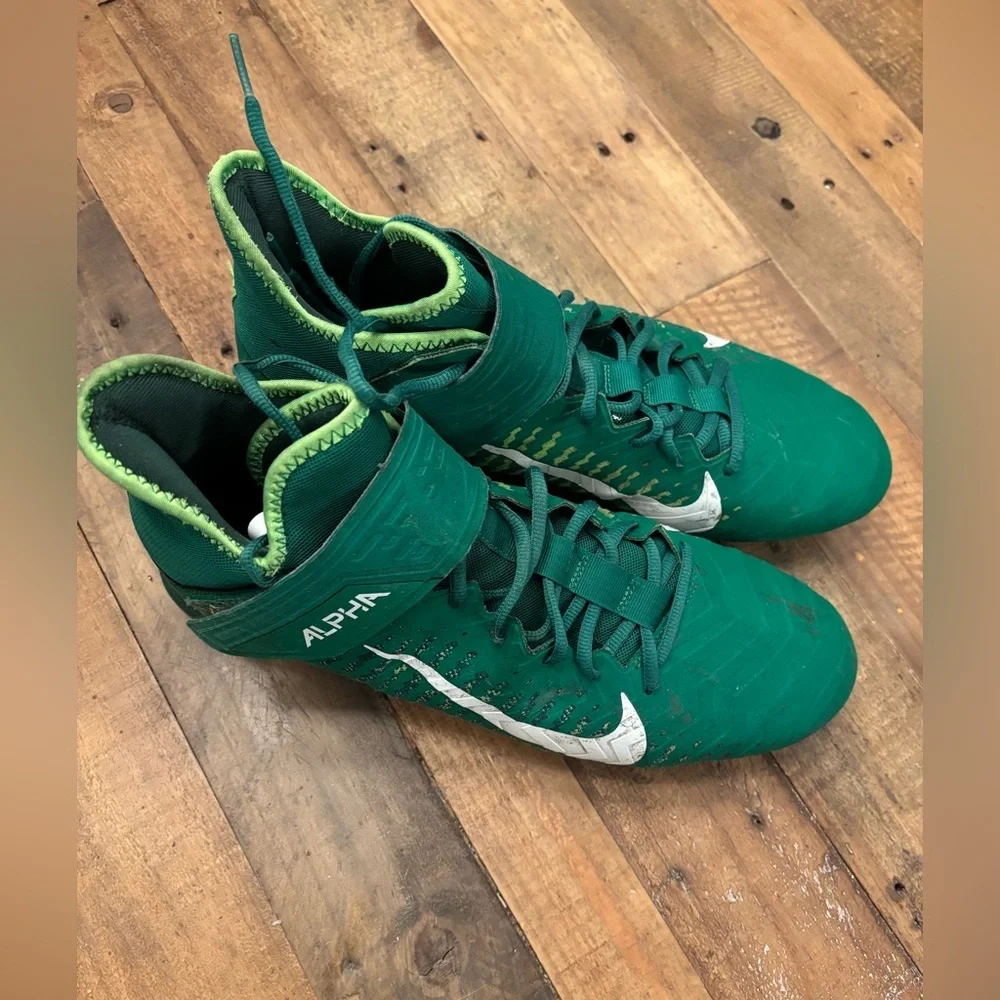 Nike Alpha Menace Pro 2 Mid cleats